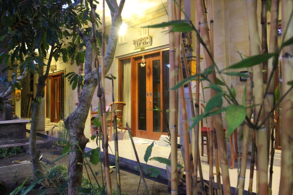 Tagel Karsa House Hotell Ubud Rum bild